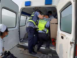 临时号牌上高速怎样拿卡片上车